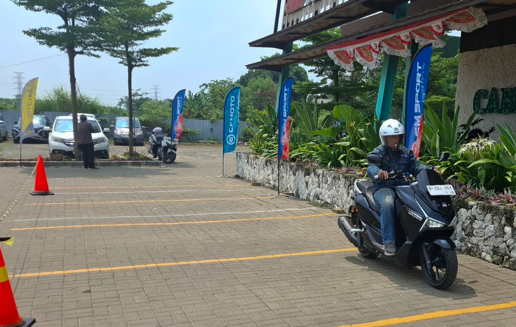 Mencoba Secara Langsung Gaharnya CFMoto 675 SR-R  