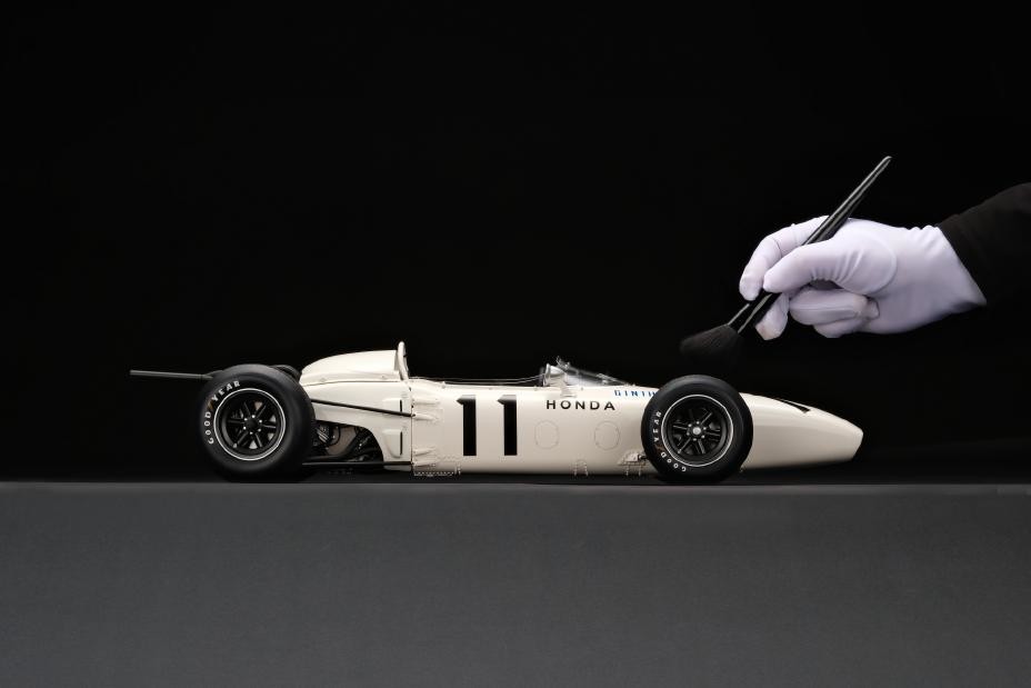 Miniatur Mobil Balap Honda RA272, Hanya 30 Unit  