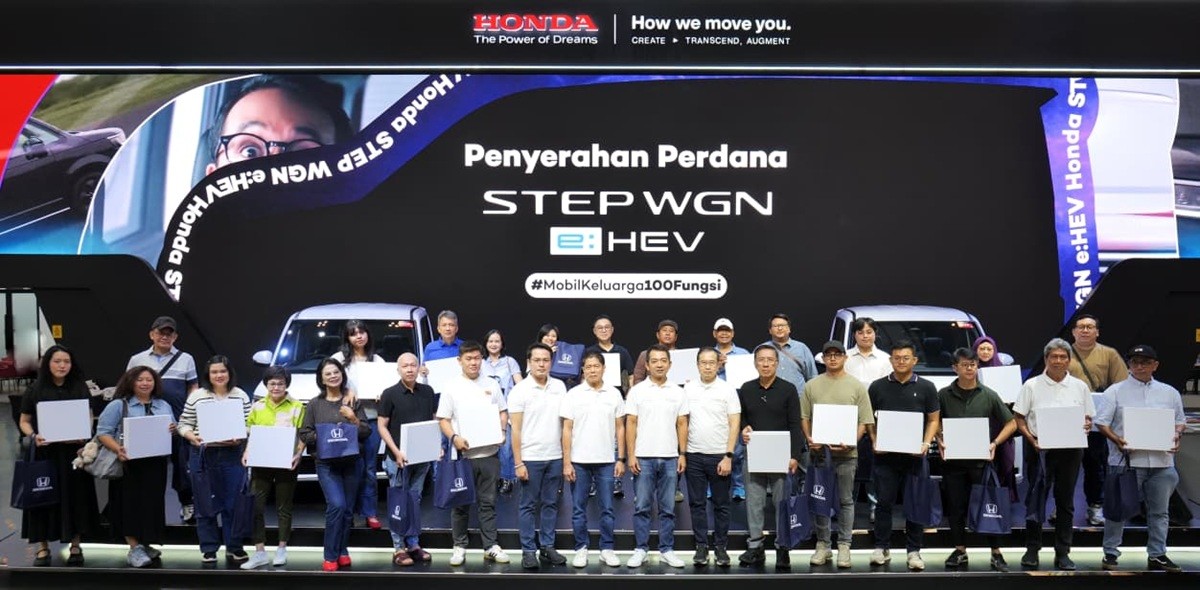Unit Perdana Honda STEP WGN e:HEV Diserahkan ke Kosumen  