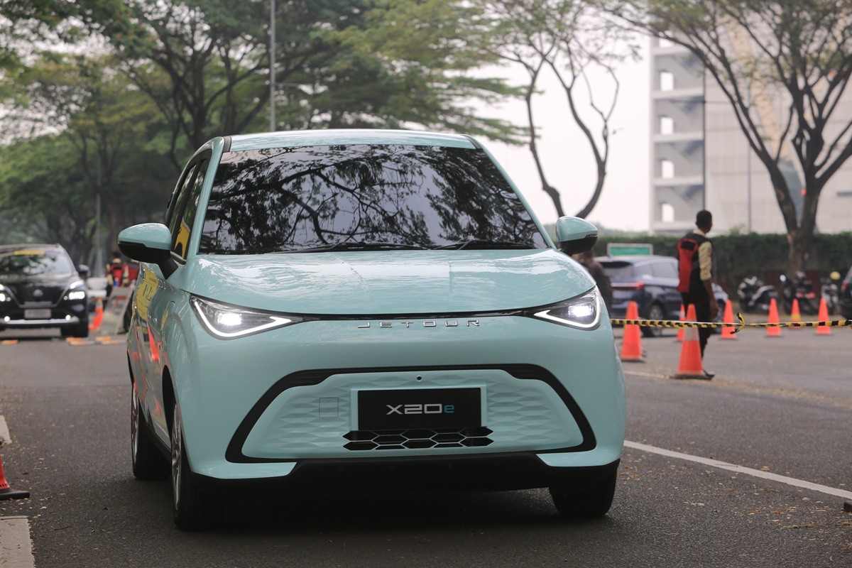 JETOUR T2 dan JETOUR X30e EV Setir Kanan Debut Secara Global GIIAS 2025  
