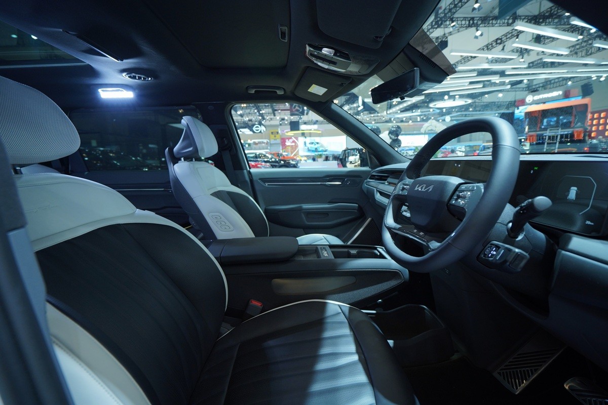 Kia EV9 GT-Line dan EV6 GT-Line, Menggoda Pengunjung GIIAS 2025