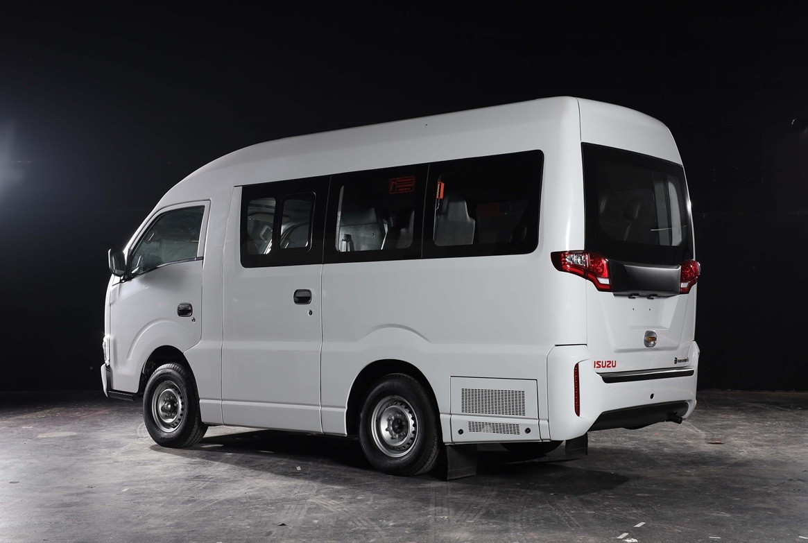 Isuzu TRAGA Bus, Kendaraan Komersial yang Dirancang Khusus  