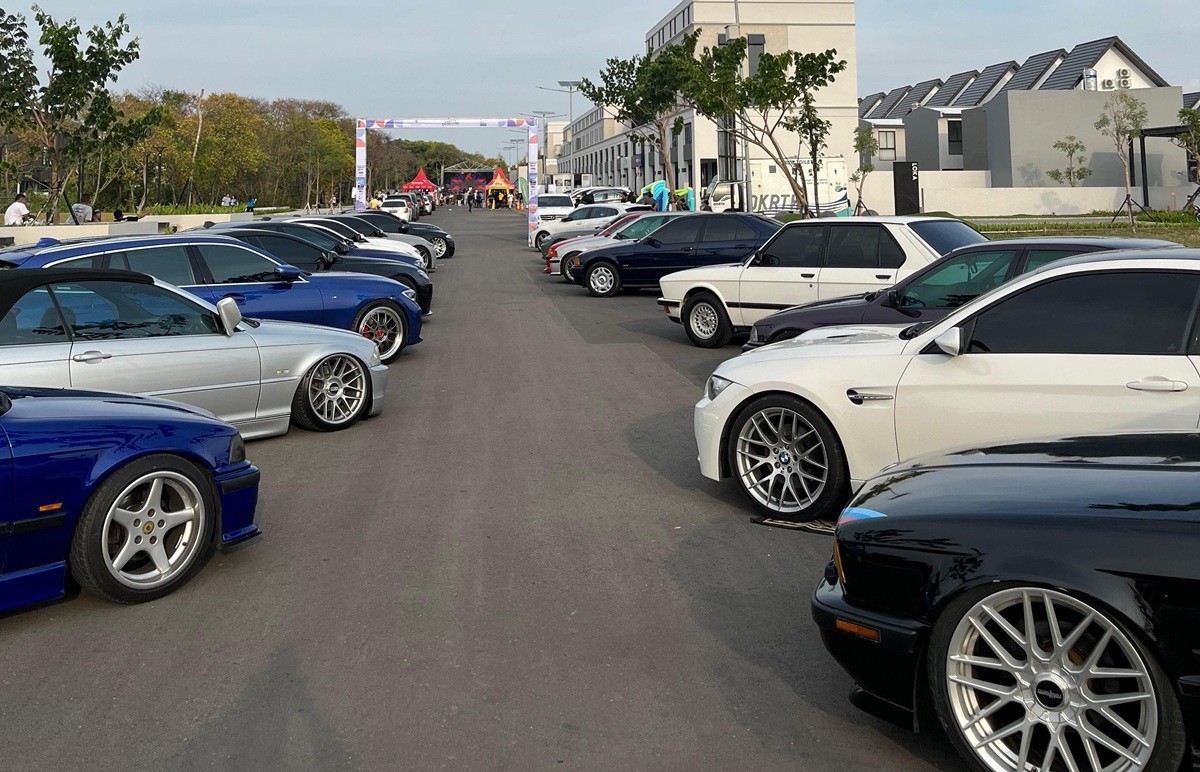 BMWCCI Surabaya Chapter menggabungkan Event Otomotif dan Event Running  