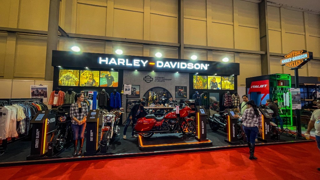 Harley-Davidson Hadirkan Road Glide Whiskey Firestorm  