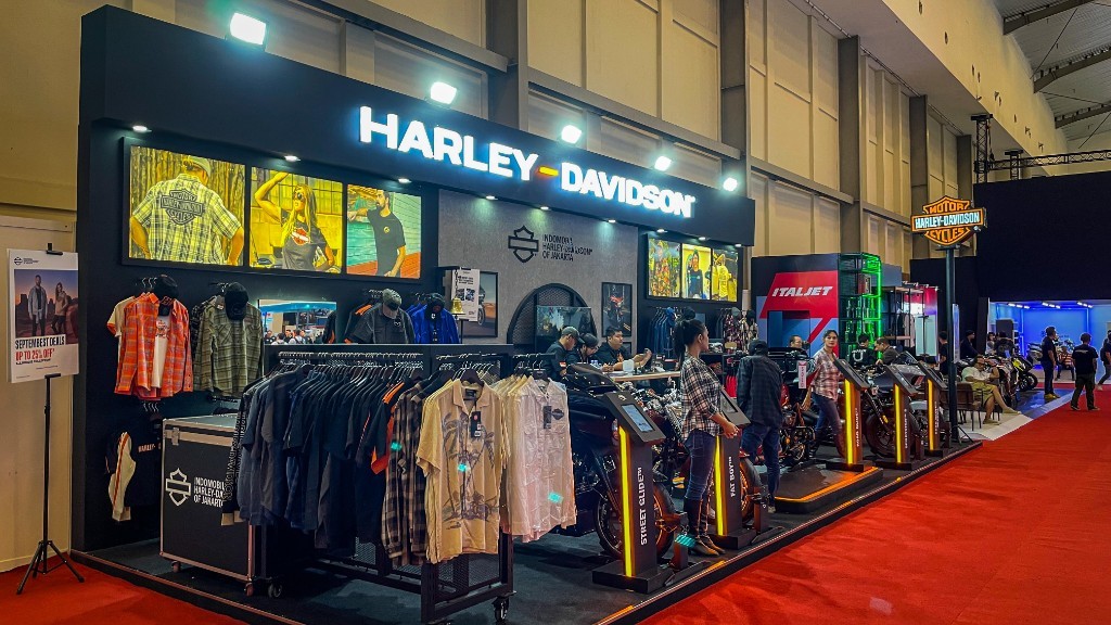 Harley-Davidson Hadirkan Road Glide Whiskey Firestorm  