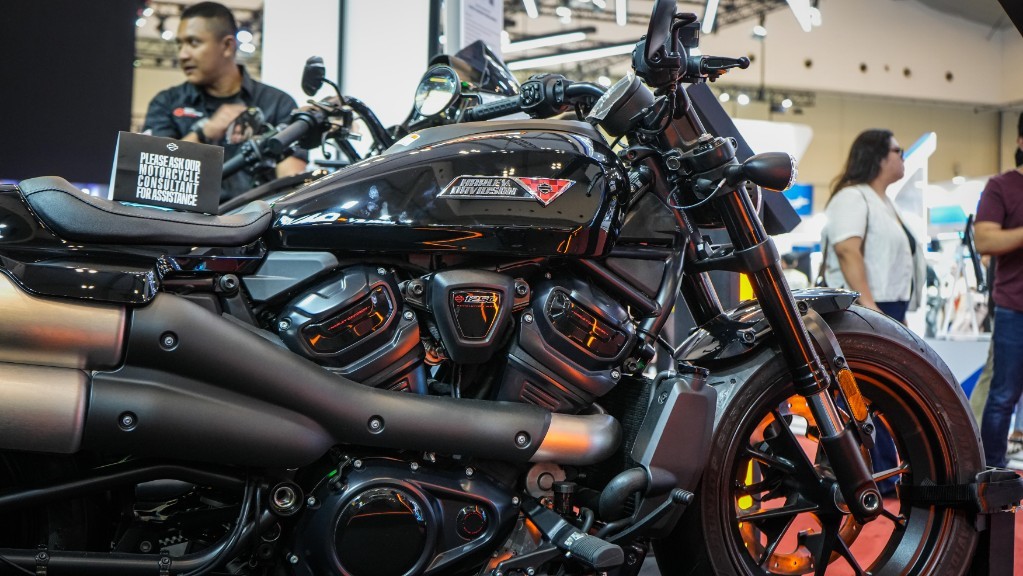 Harley-Davidson Hadirkan Road Glide Whiskey Firestorm  