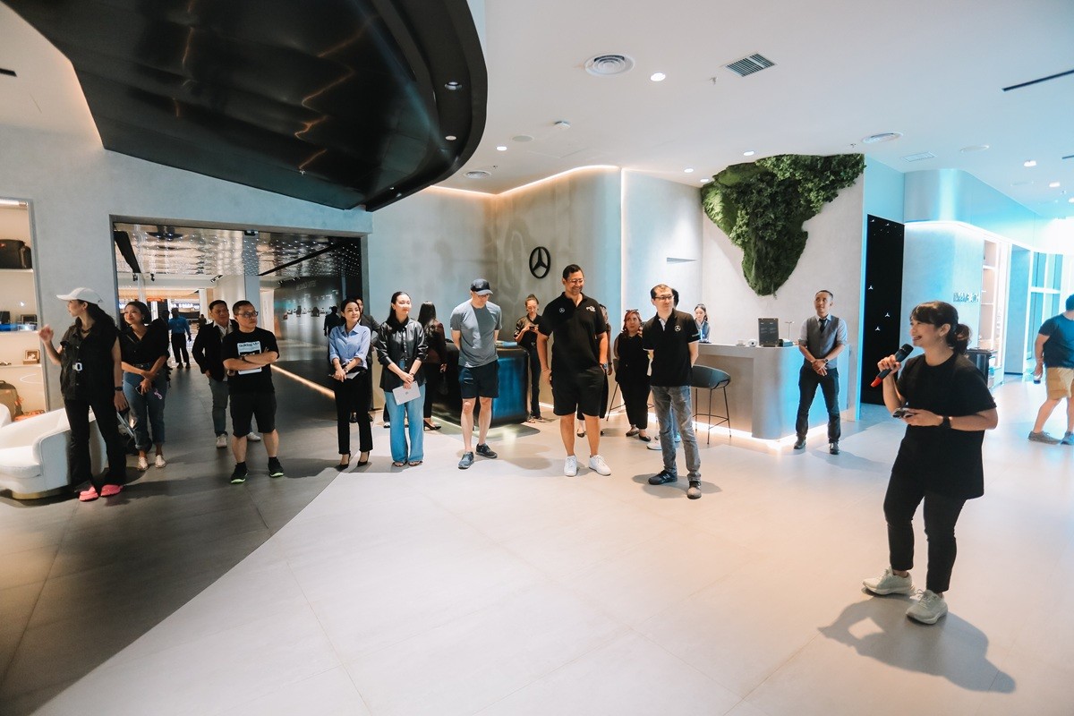 Mercedes Jip Indonesia Sambangi World Beyond Boutique, Rayakan Ikon G-Class