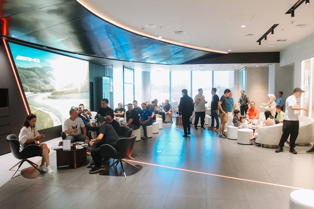 Mercedes Jip Indonesia Sambangi World Beyond Boutique, Rayakan Ikon G-Class