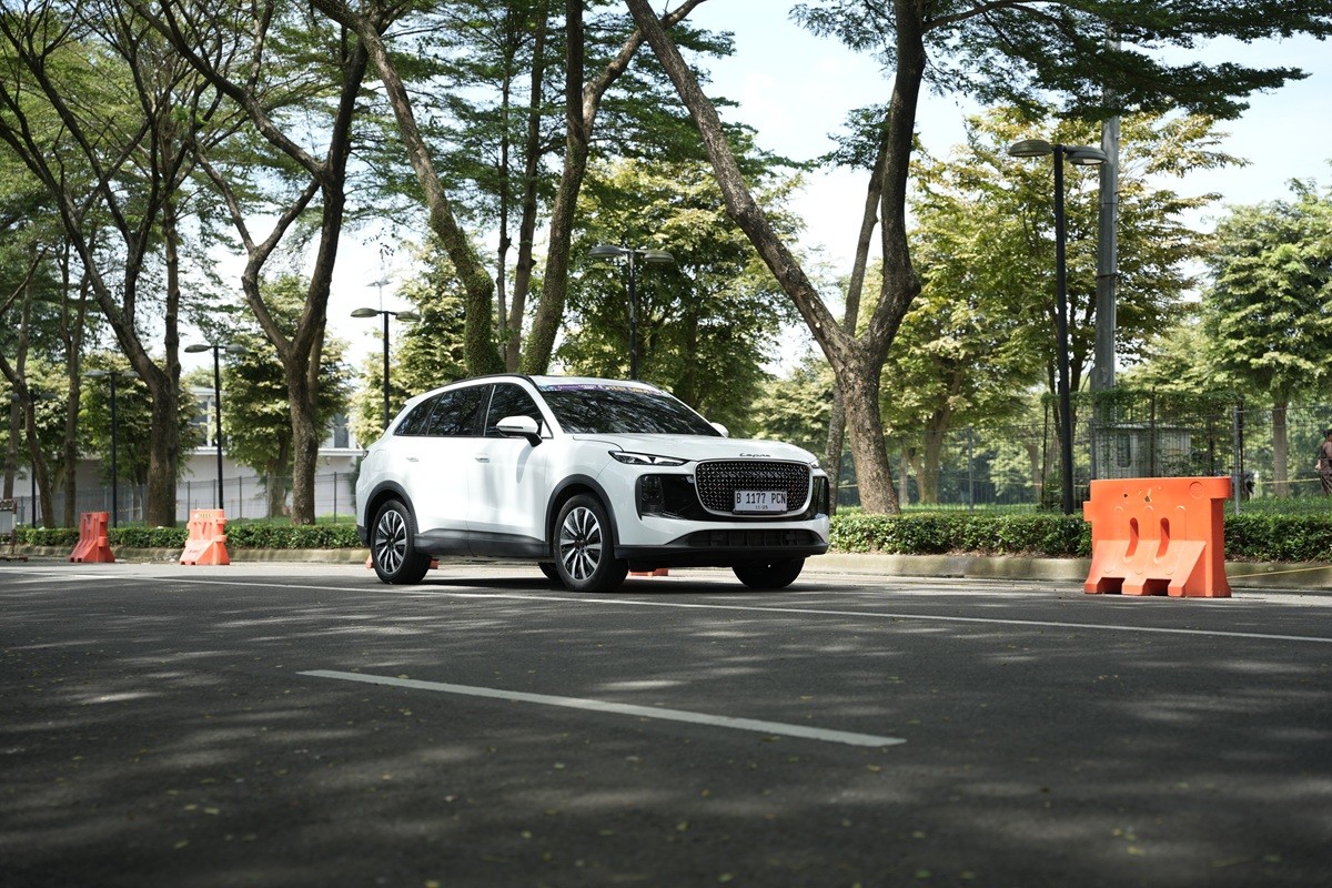 LEPAS L8 Menjadi Pusat Perhatian di GJAW 2025 dengan Desain Elegan Premium